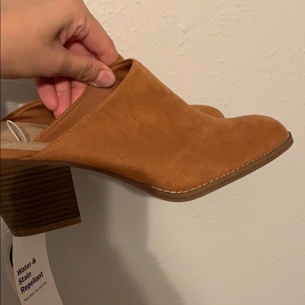 Old navy slip on shoes